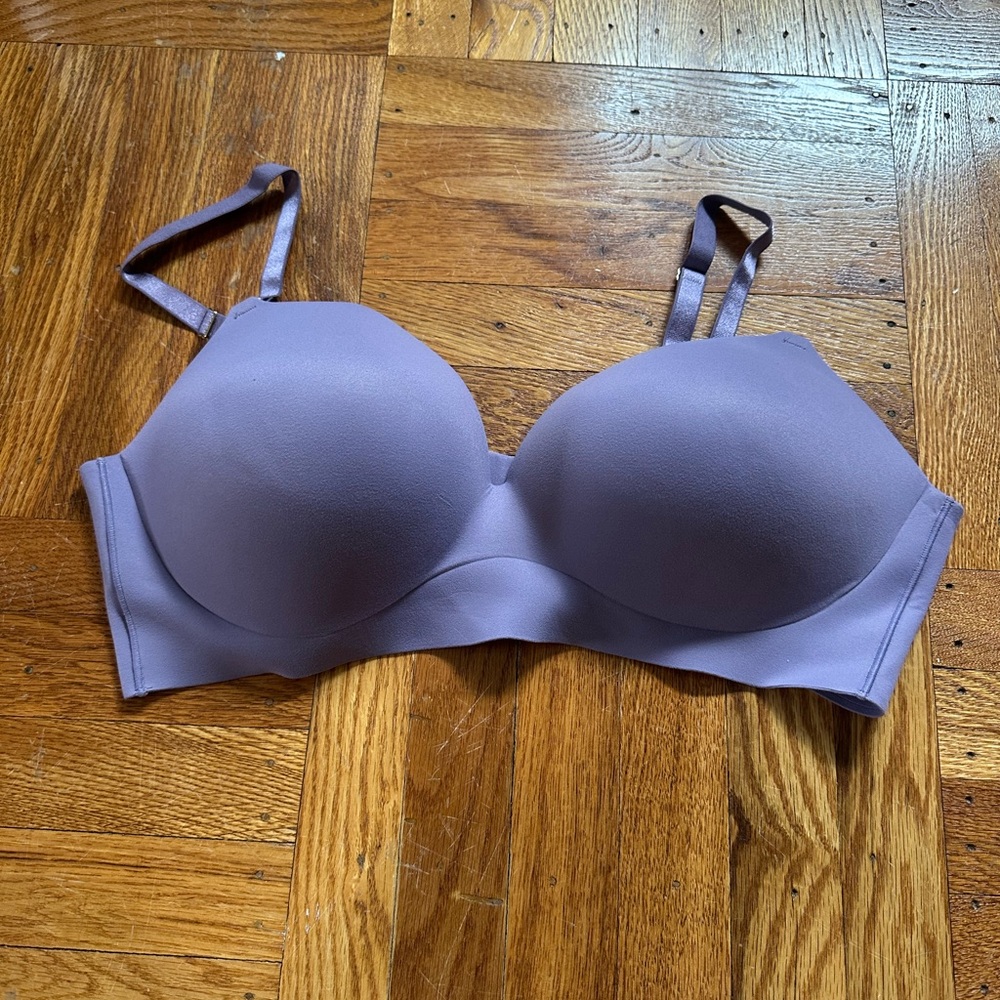 Victoria's secret wireless push up bra 40D
